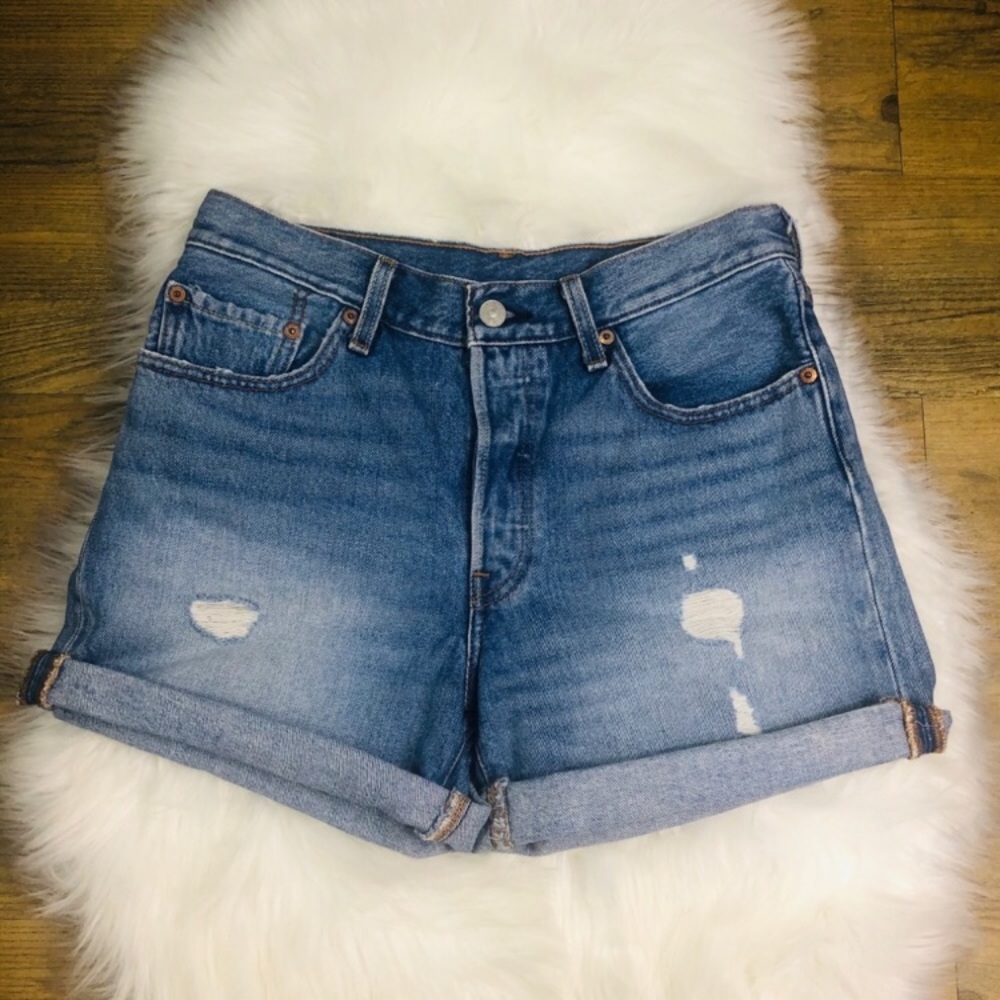 High Waisted Levi Jean Shorts